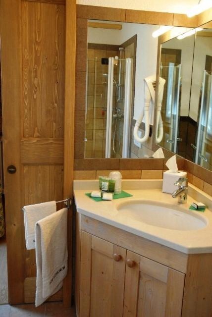 Affittacamere Lou Ressignon Cogne Habitación foto
